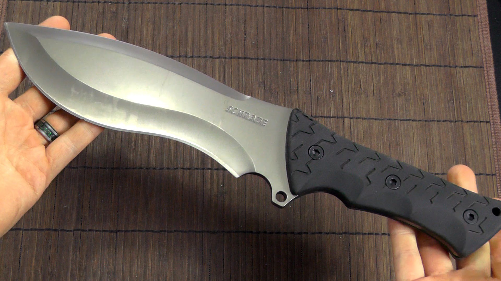 Нож с широким лезвием. Нож Spartan Blades CQB. Recurved Blade складной нож. Boker 01b0766. Боуи фултанг.